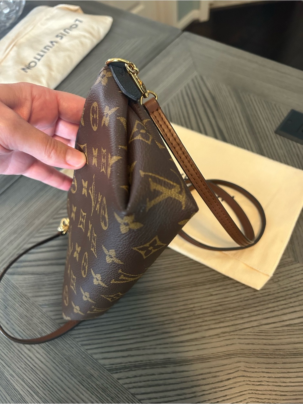 Louis Vuitton Monogram Pallas Clutch Black - Picture 4 of 10